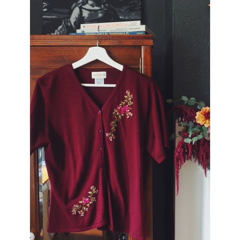 Vintage Burgandy Floral-Stitched Button Down Cardigan Short Sleeve Jaclyn Smith